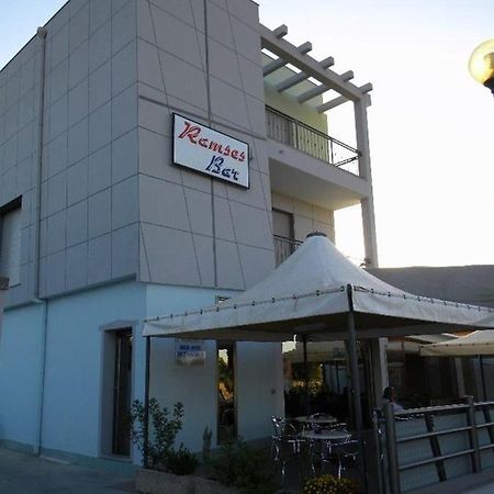 B&B Ramses Uta Экстерьер фото