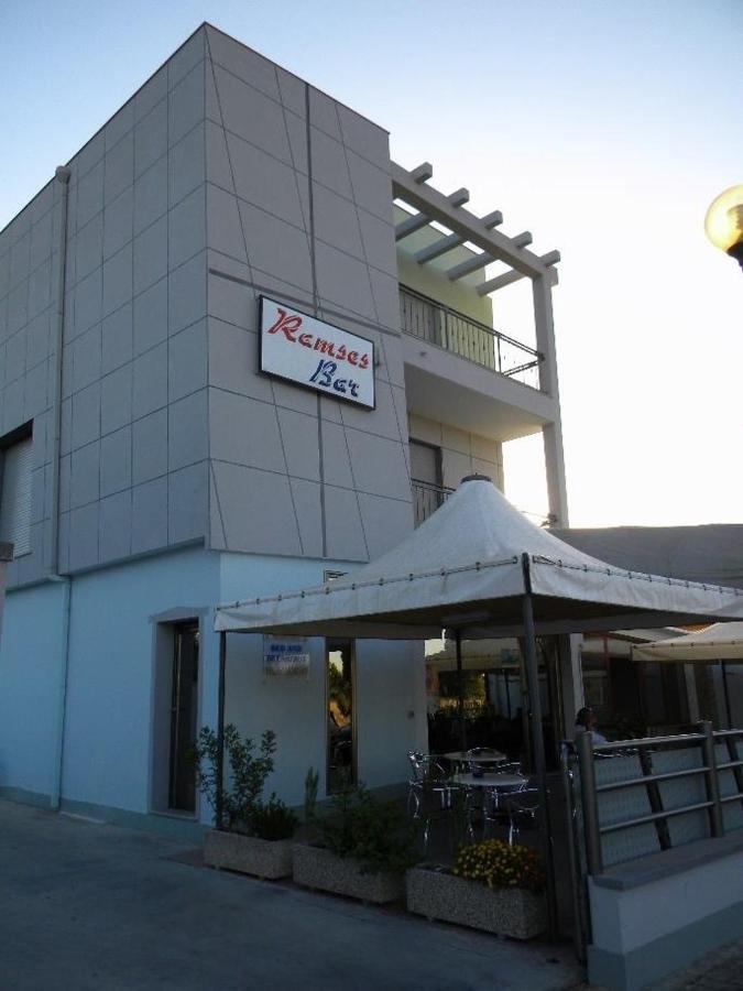 B&B Ramses Uta Экстерьер фото