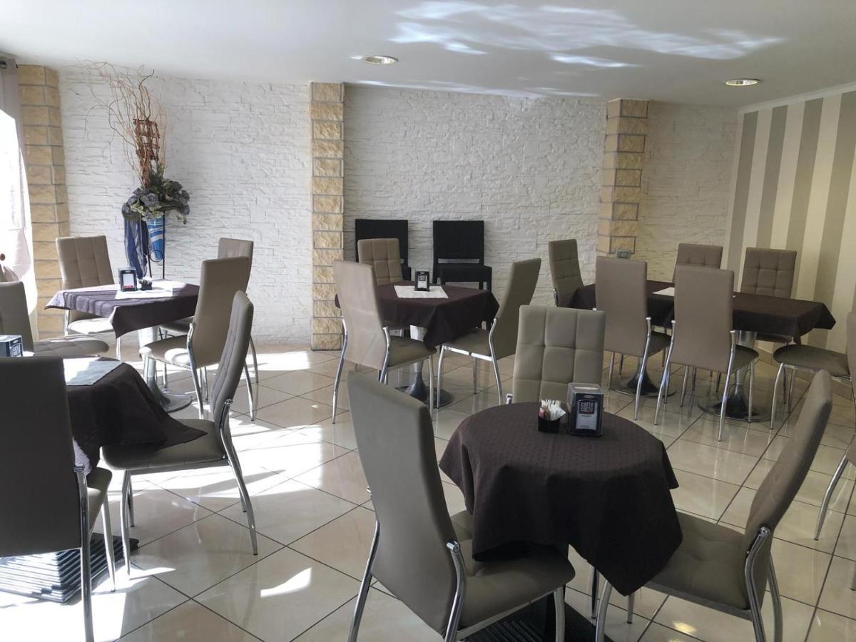 B&B Ramses Uta Экстерьер фото